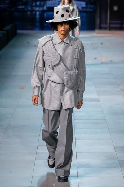 Look 4